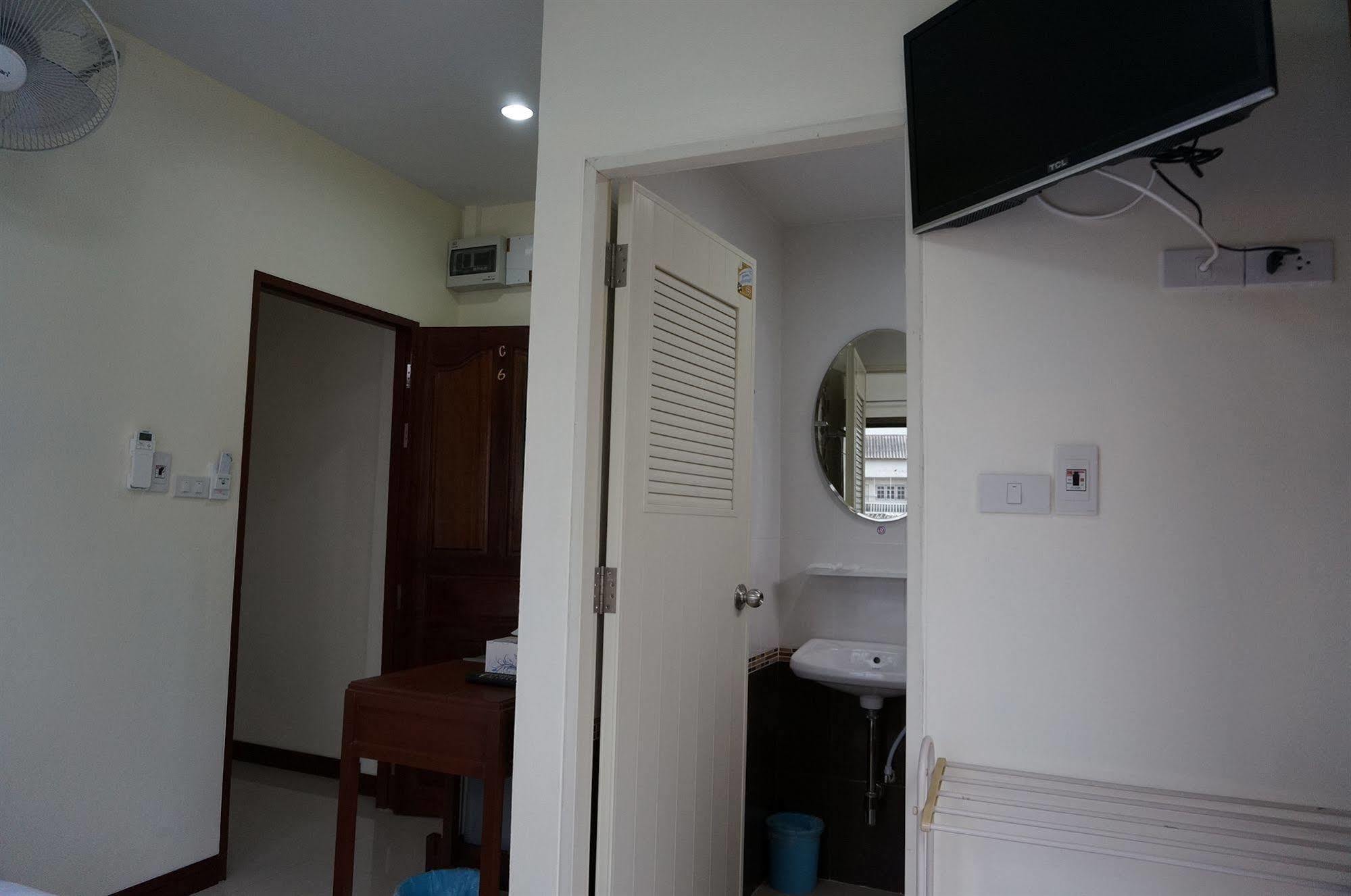 Baan Taweesuk Guest House HHQ Zewnętrze zdjęcie