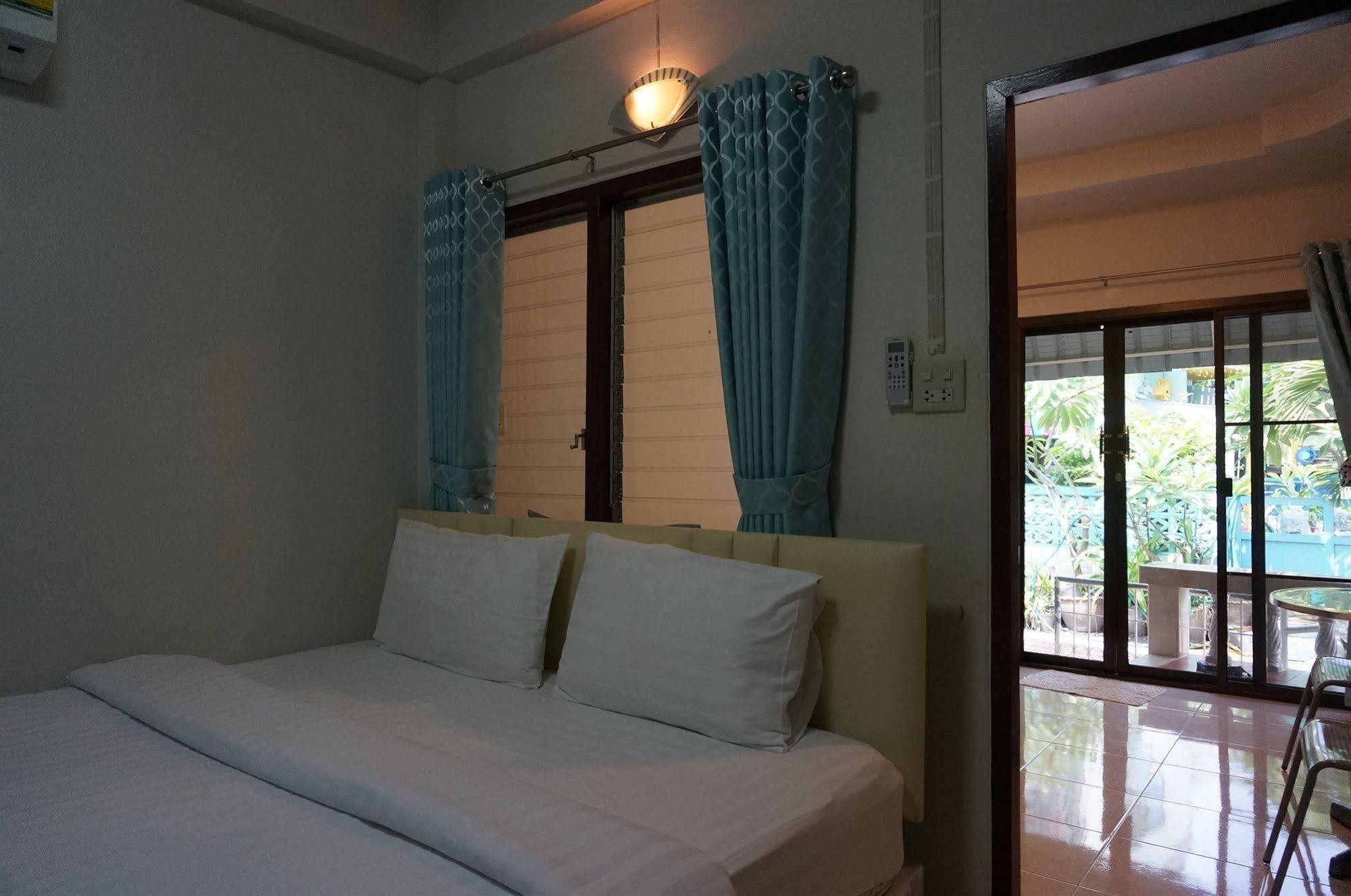Baan Taweesuk Guest House HHQ Zewnętrze zdjęcie
