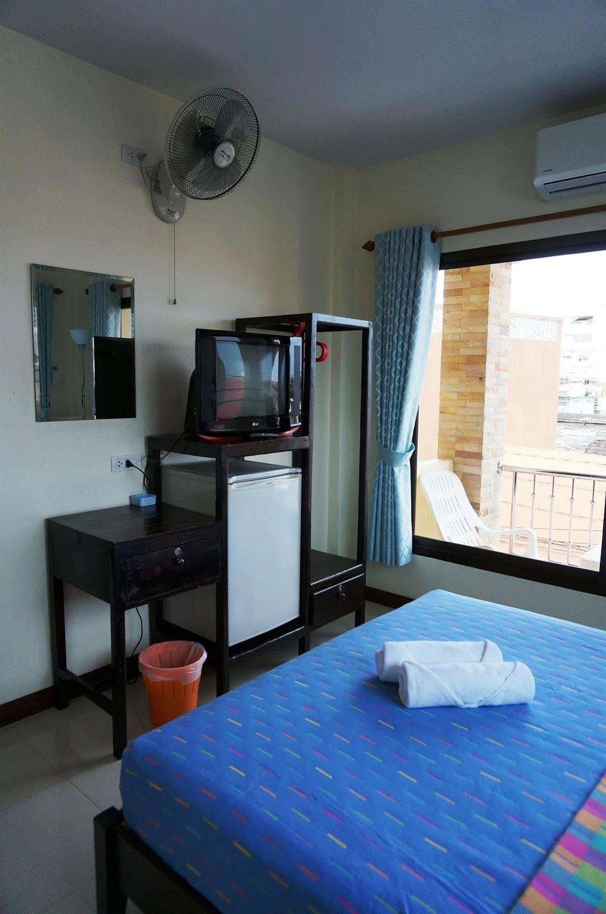 Baan Taweesuk Guest House HHQ Zewnętrze zdjęcie