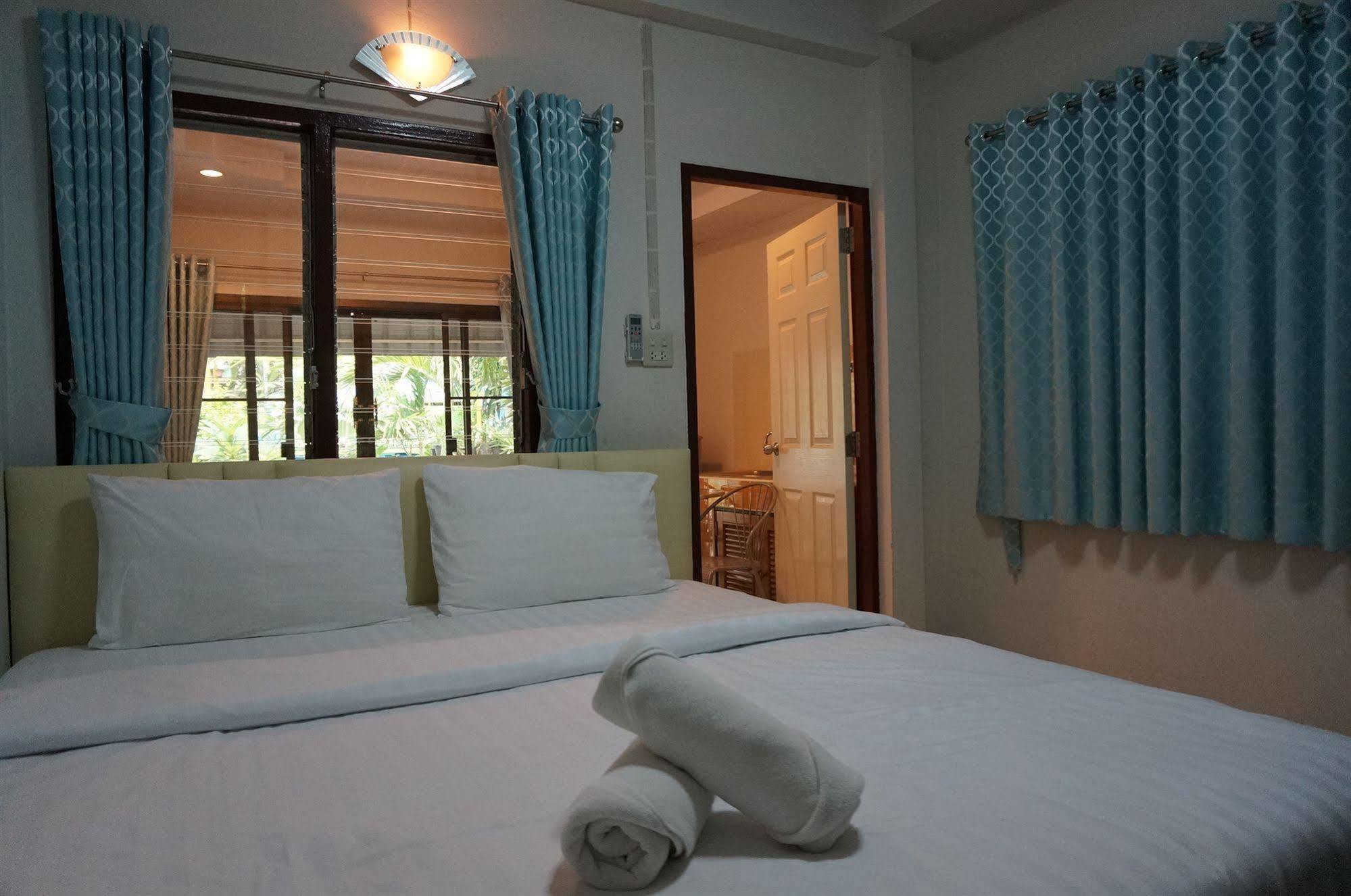 Baan Taweesuk Guest House HHQ Zewnętrze zdjęcie