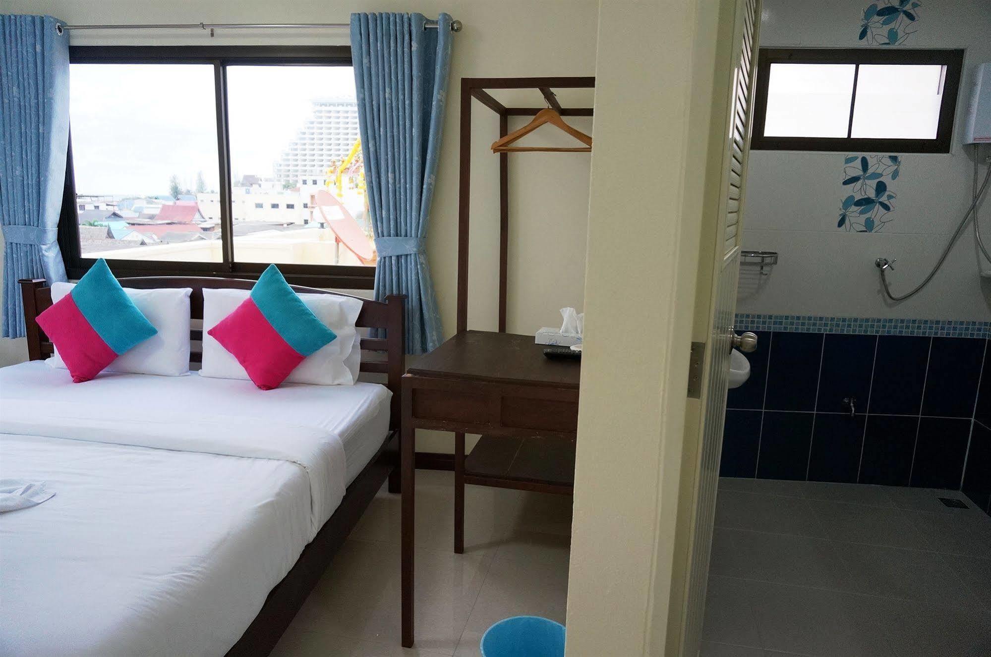 Baan Taweesuk Guest House HHQ Zewnętrze zdjęcie