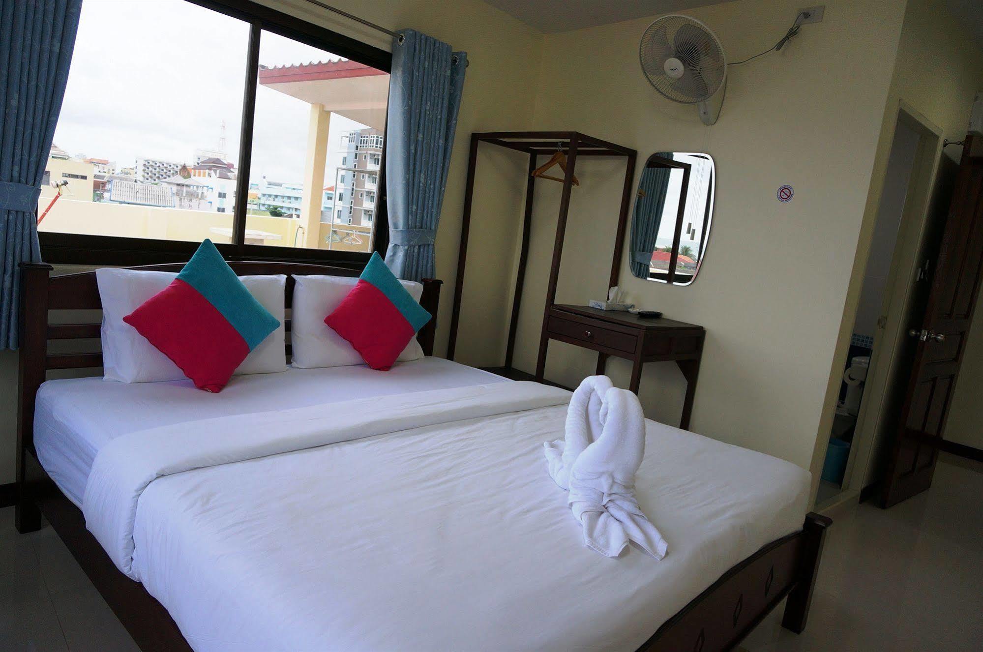 Baan Taweesuk Guest House HHQ Zewnętrze zdjęcie